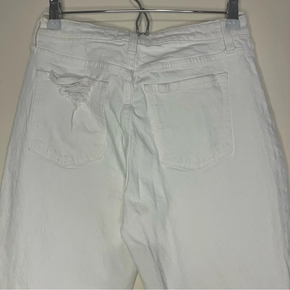 A+F Mom The Mom High Rise Curve Love White Distressed Cropped Jeans - Picture 11 of 14